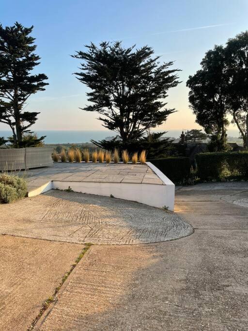 The Bolt Hole Hythe Panoramic Coast And Sea Views Villa Exterior photo