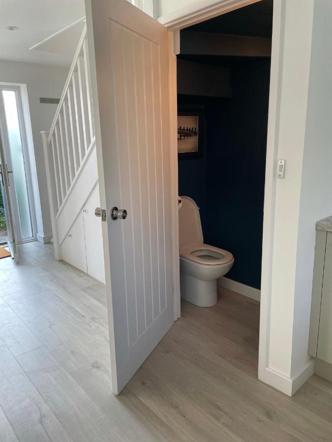 The Bolt Hole Hythe Panoramic Coast And Sea Views Villa Exterior photo