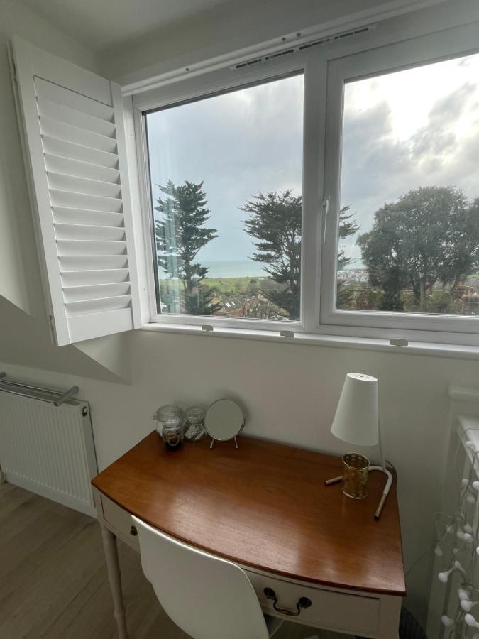 The Bolt Hole Hythe Panoramic Coast And Sea Views Villa Exterior photo